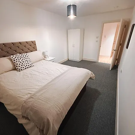 Modern And Spacious 2 Bedroom Flat In Streatham London Exterior photo