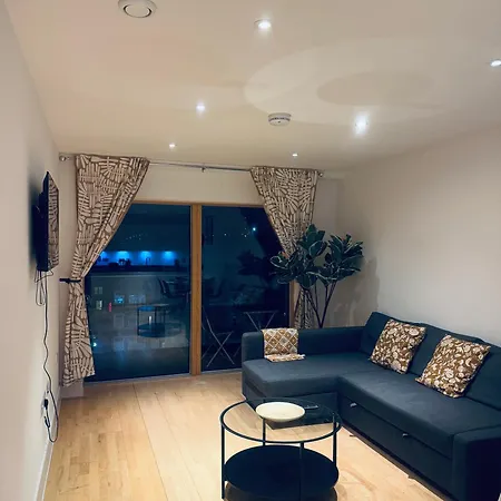 Modern And Spacious 2 Bedroom Flat In Streatham London Exterior photo