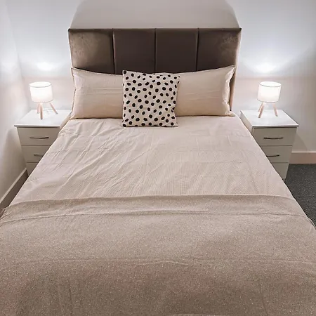 Modern And Spacious 2 Bedroom Flat In Streatham London Exterior photo