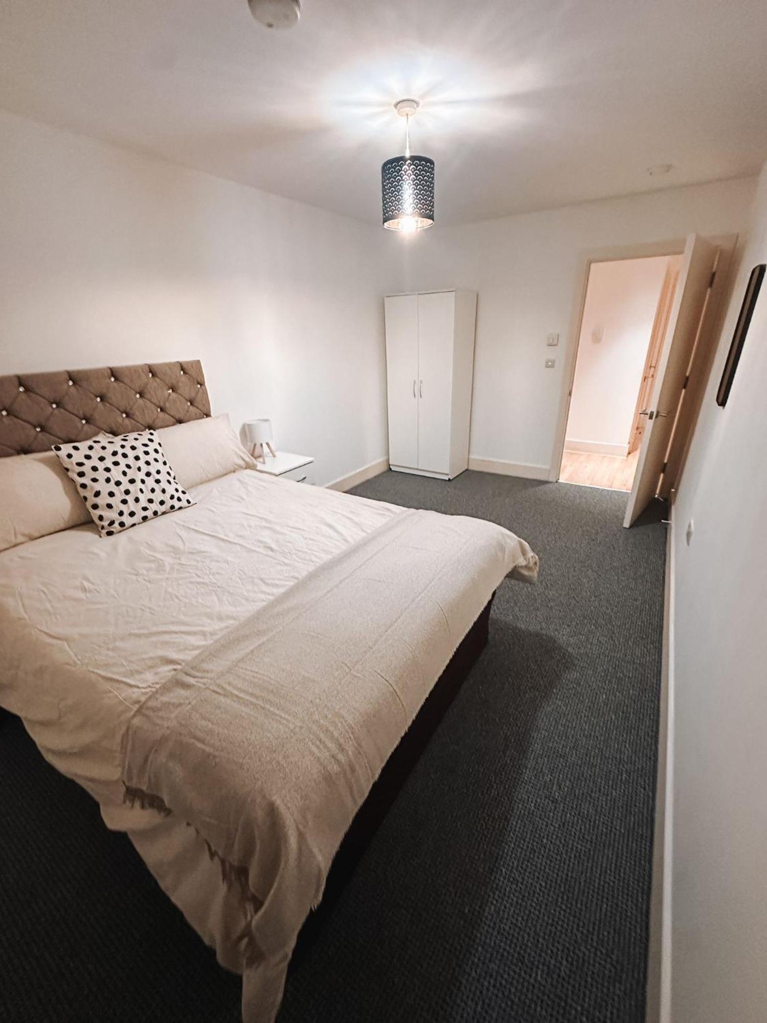 Modern And Spacious 2 Bedroom Flat In Streatham * Londres