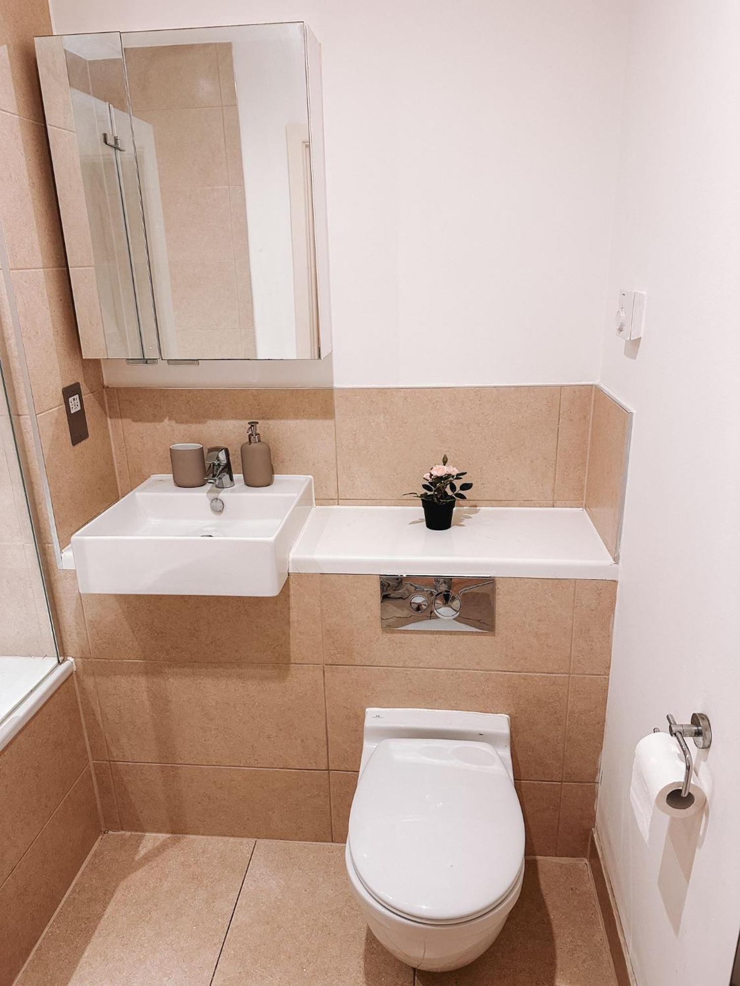 Modern And Spacious 2 Bedroom Flat In Streatham Apartamento Londres