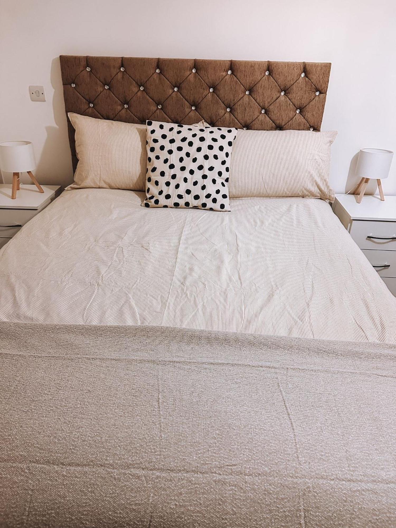 Modern And Spacious 2 Bedroom Flat In Streatham Apartamento